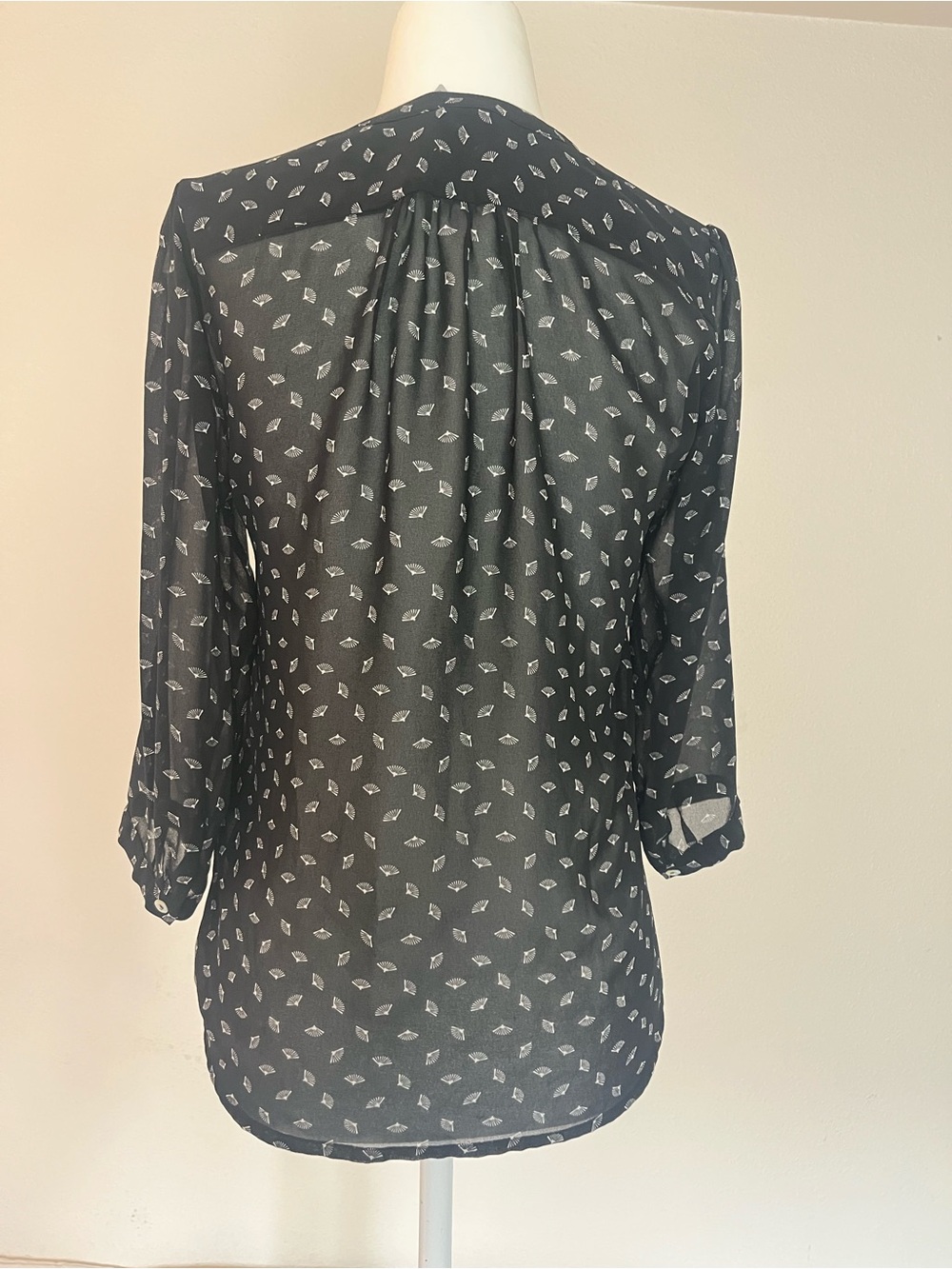 H&M Black Geometric Print Pleated Pintuck Blouse Size 2 - Picture 2 of 10